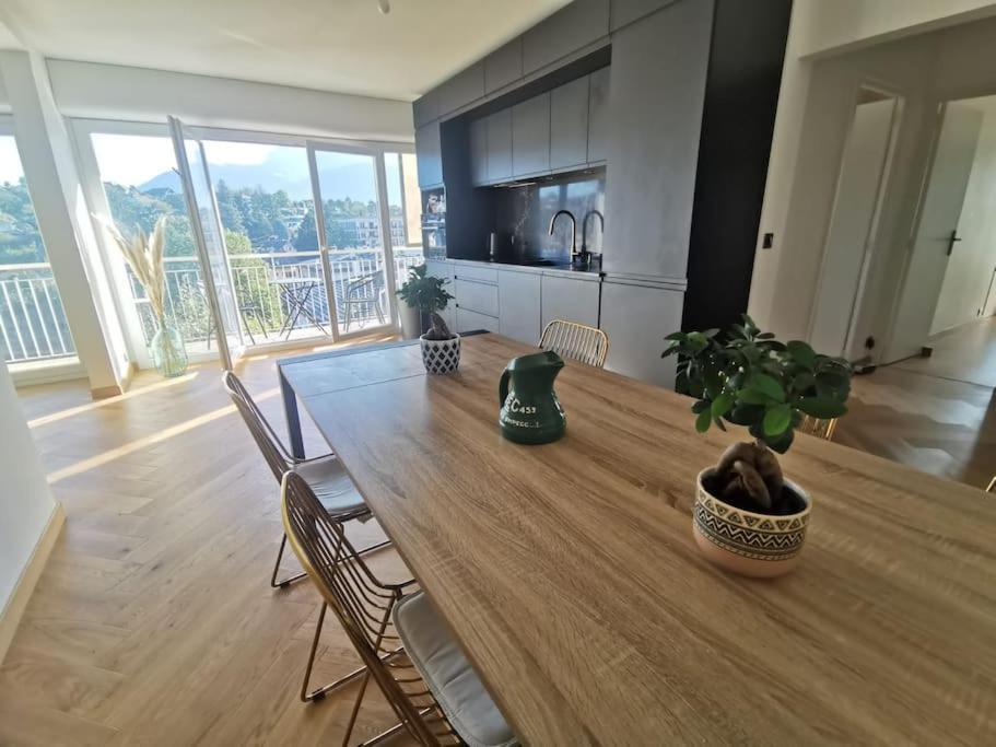 Le Parmelan - Grand Appartement Familial Avec Vue Sur La Montagne อานซี ภายนอก รูปภาพ